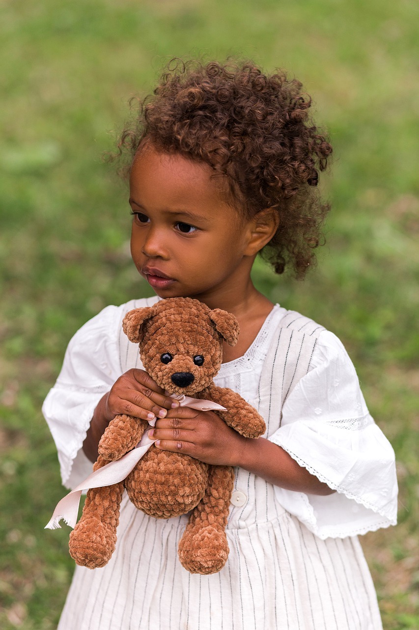 lil girl with teddy